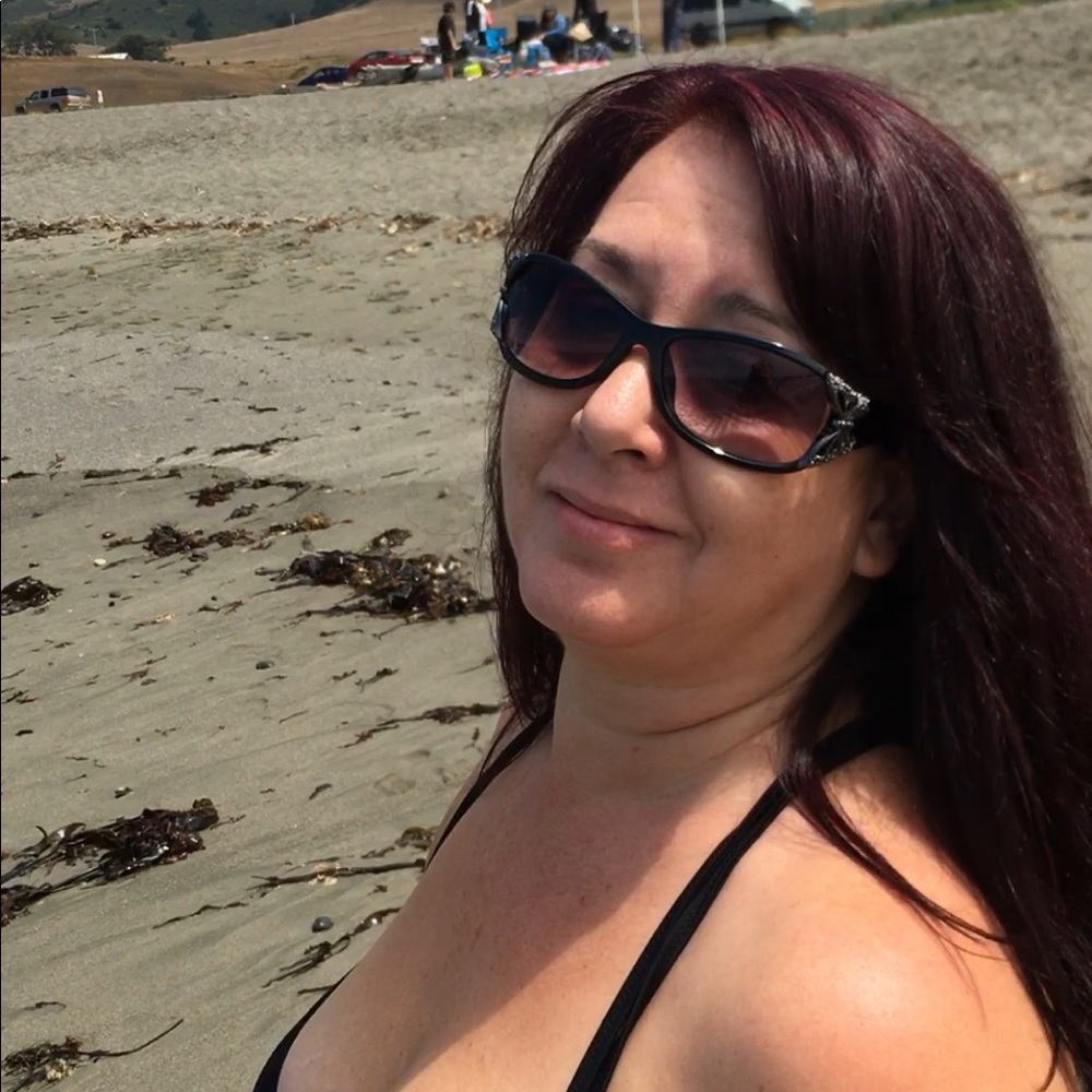 Meet your Posher, Monica